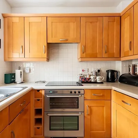 펜션 Spacious Stylish House,r/way Museum,parking,garden 요크