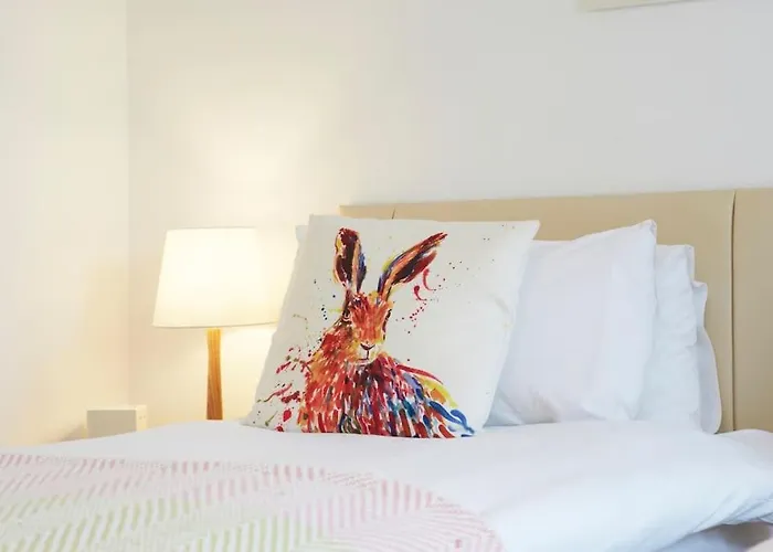 Spacious Stylish House,r/way Museum,parking,garden York