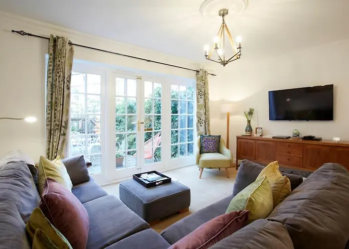 Holiday home Spacious Stylish House,r/way Museum,parking,garden York