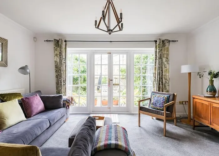 Vakantiehuis Spacious Stylish House,r/way Museum,parking,garden